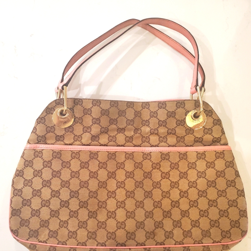 🔥 Authentic Gucci Shoulder Bag 🔥